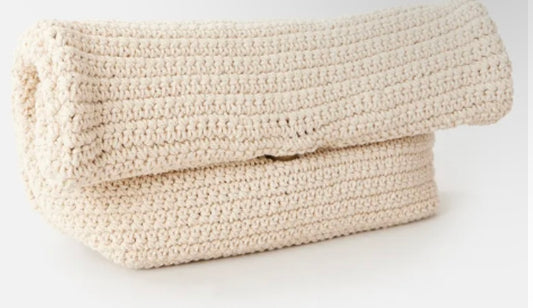 La Isla Crotchet Clutch